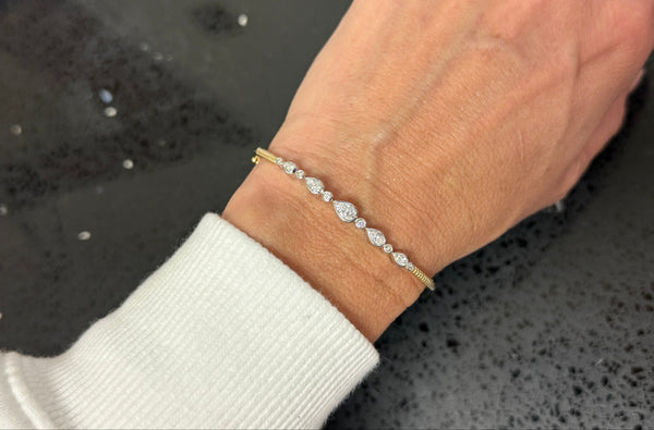 Bracelet 14kt Mixed Gold & Diamonds Bangle