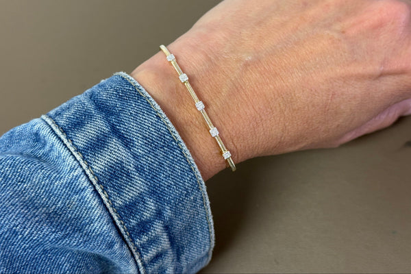 Bracelet 14kt Yellow Gold &  Diamonds Bangle