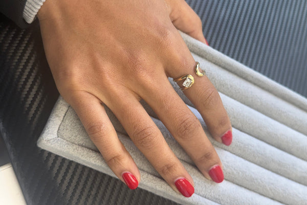 Ring 18kt Gold Open Ring & Emerald Cut Diamond