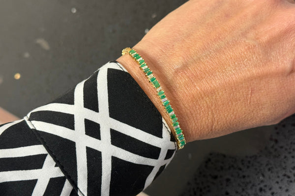 Bracelet 18kt Yellow Gold Emeralds and Diamonds Open Bangle