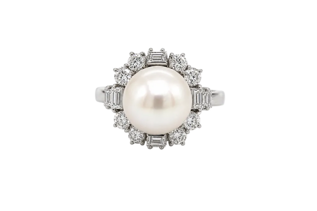 Ring 18kt White Gold Pearl and Diamonds