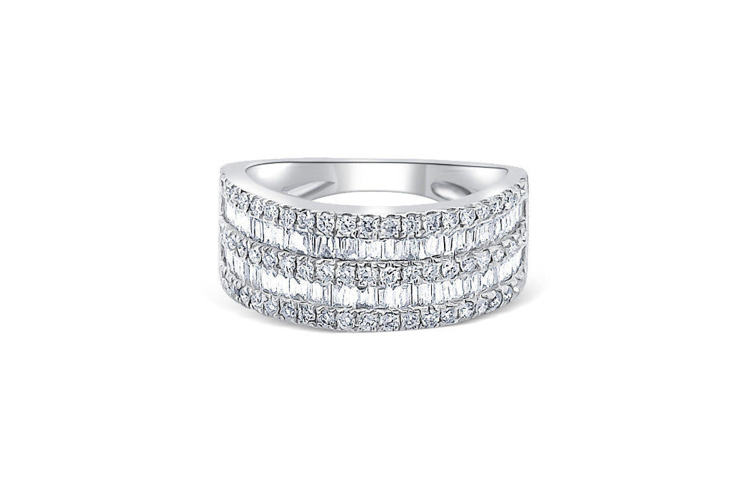 Ring 18kt White Gold Baguettes and Diamonds
