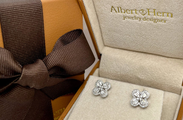 Earrings 18kt Gold Four Petals & Halo Diamonds Flowers