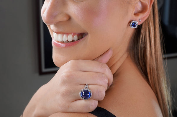 Earrings 18kt Gold Cushion Blue Sapphires & Diamonds Halo Studs