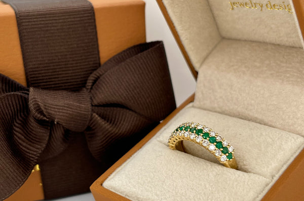 Ring 18kt Gold 3-Row Band Emeralds & Diamonds