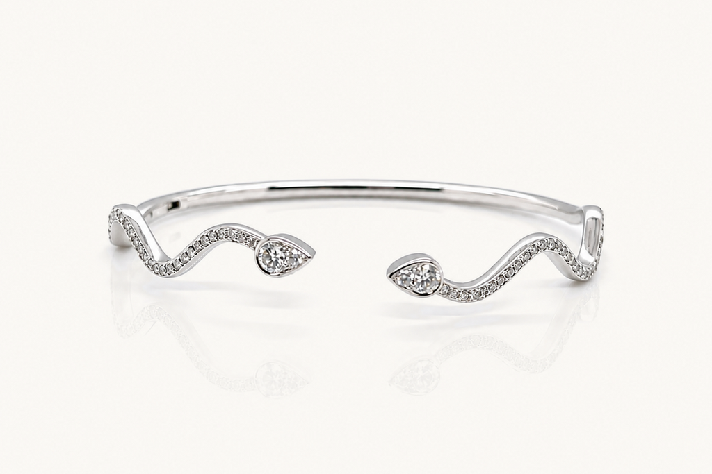 Bracelet 14kt White Gold Diamonds Open Bangle