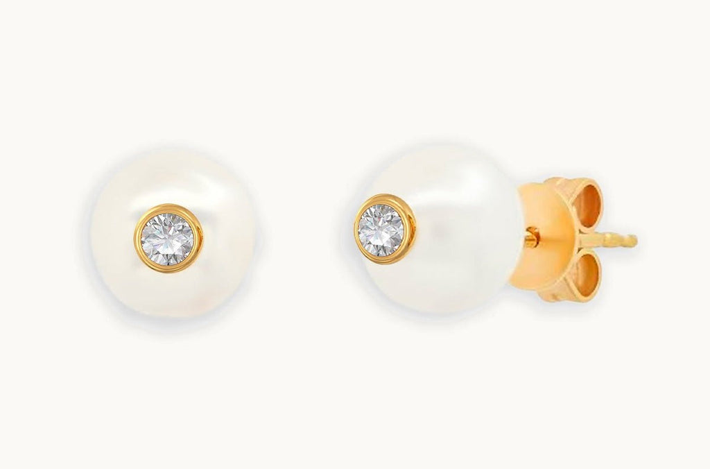 Earrings 18kt Gold South Sea Pearls & Center Diamonds Studs