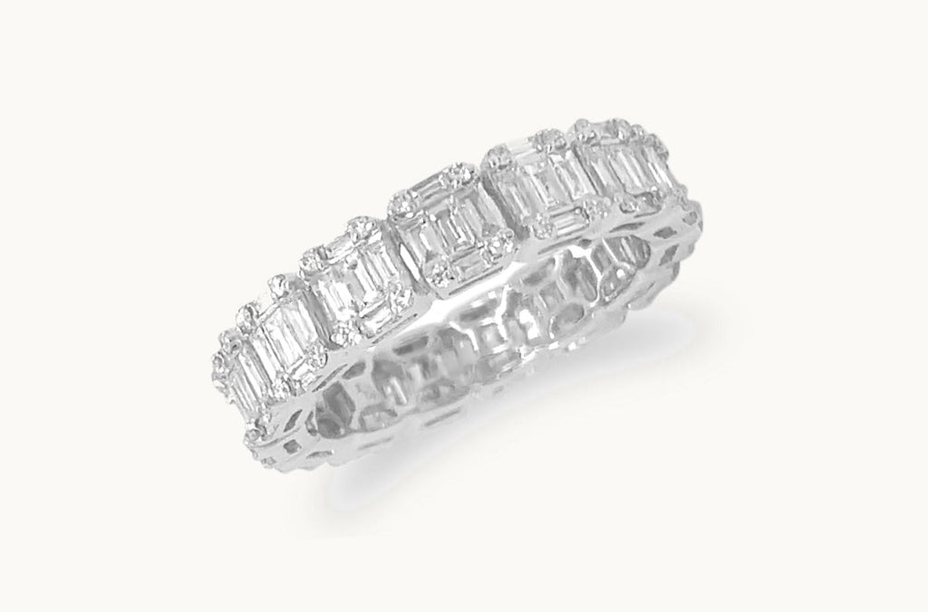 Eternity Ring 18kt White Gold & Emerald Illusion Diamonds 2.25 cts