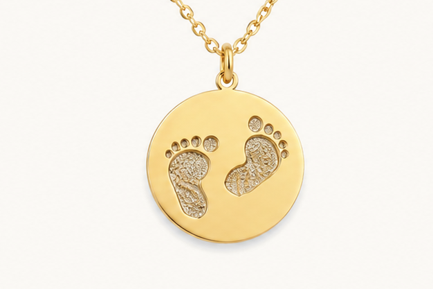 Pendant 14kt Yellow Gold baby footprints Diamonds