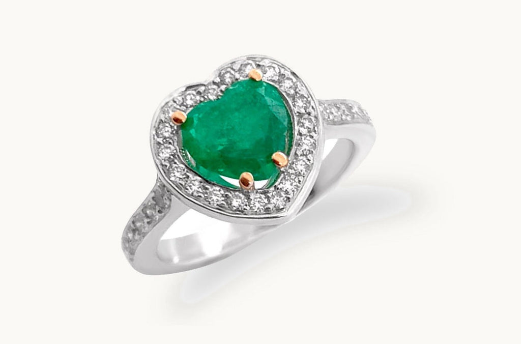 Ring 18kt Gold Emerald Heart & Diamonds