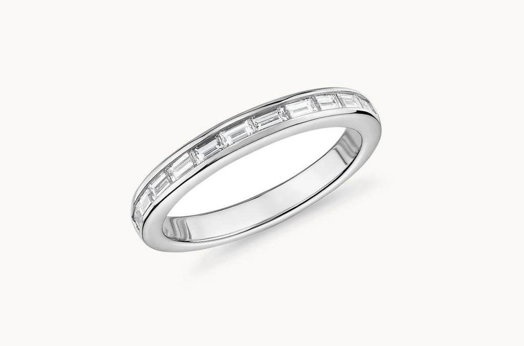 Ring 18kt White Gold Half Baguettes Band