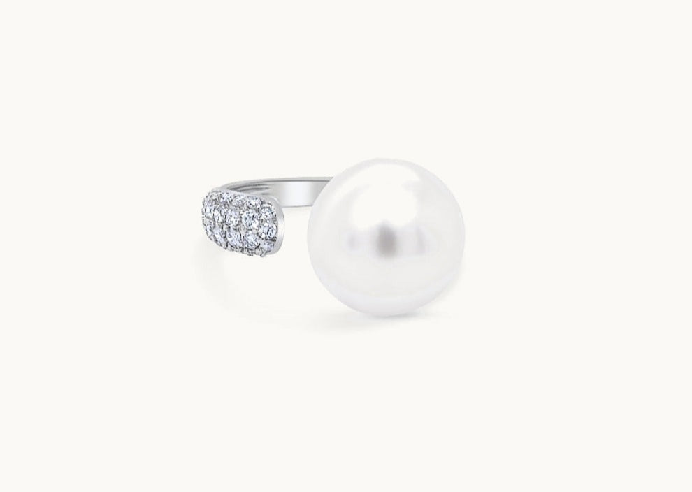 Ring 18kt White Gold South Sea Pearl and Diamonds