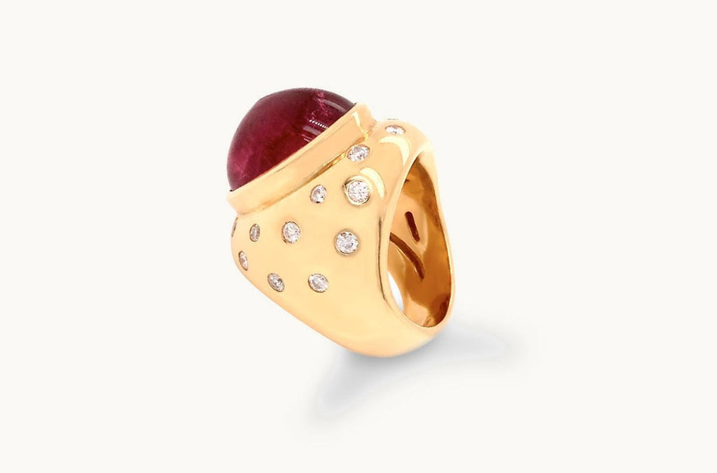 Ring 18kt Yellow Gold Rubilite Cabochon & Diamonds