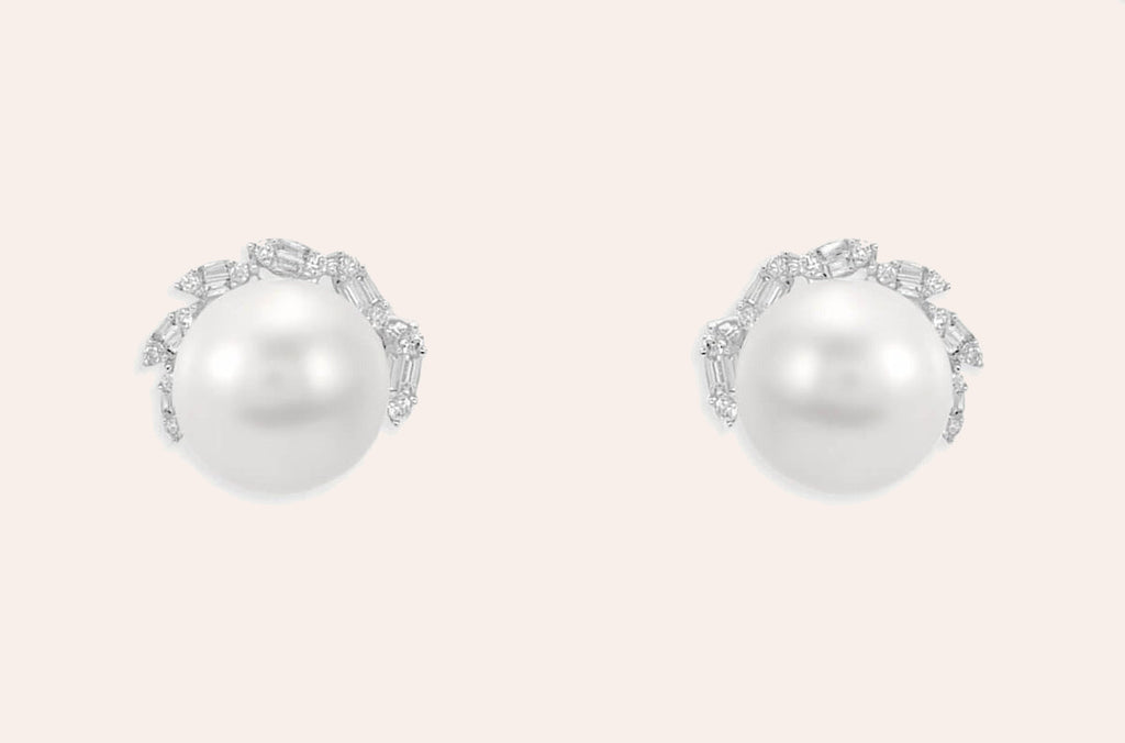 Earrings 18kt Gold South Sea Pearls & Surrounding Diamonds Studs