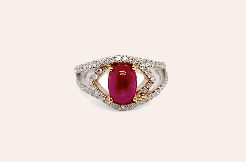 Ring 18kt White Gold Ruby Cabochon & Diamonds