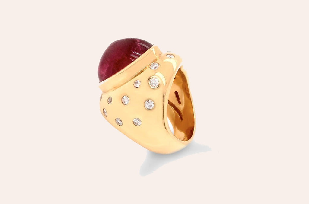 Ring 18kt Yellow Gold Rubilite Cabochon & Diamonds