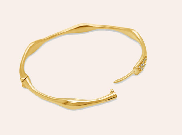 Earrings 18kt Gold Round Hoops & Diamonds