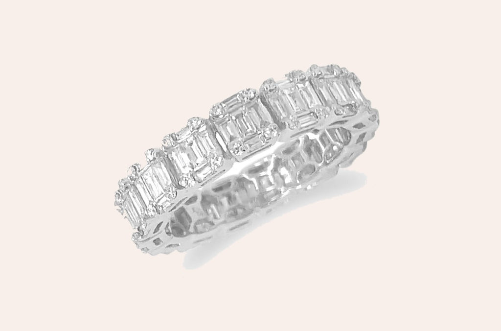 Eternity Ring 18kt White Gold & Emerald Illusion Diamonds 2.25 cts
