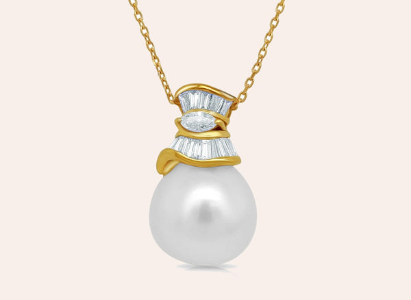 Necklace 18kt Gold South Sea Pearl & Diamonds