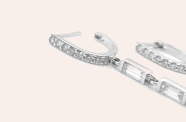 Earrings 18kt Gold Romantic Dangle with Diamonds