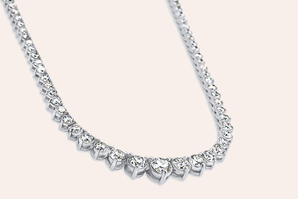 Necklace 18kt Gold Tennis Graduated Diamonds 5.20 cts
