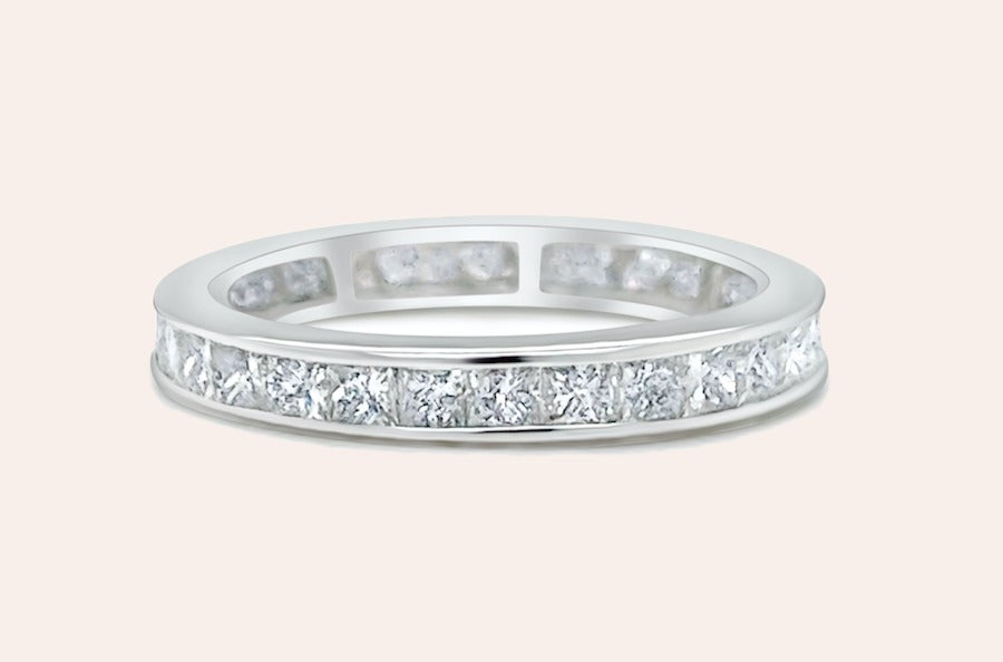 Ring 18kt White Gold & Princess Cut Diamonds (0.98 carats) Eternity