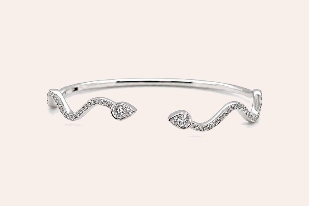 Bracelet 14kt White Gold Diamonds Open Bangle