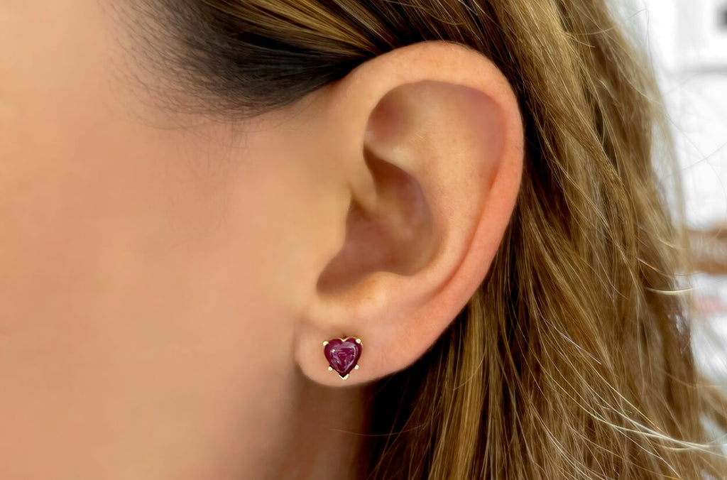 Natural Round Red Garnet Gemstone Silver Stud Earrings at Rs 550/pair |  Gemstone Earring in Jaipur | ID: 2853173202788