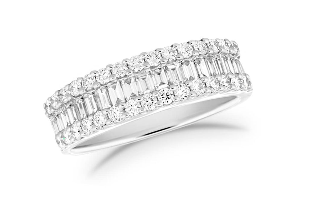 Ring 18kt Gold Round & Baguette Diamonds Band