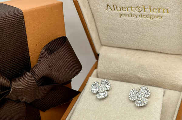 Earrings 18kt Gold Baguette & Round Diamonds Flowers