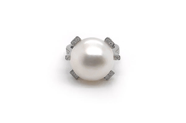 Ring 18kt White Gold South Pearl and Diamonds - Albert Hern Fine Jewelry