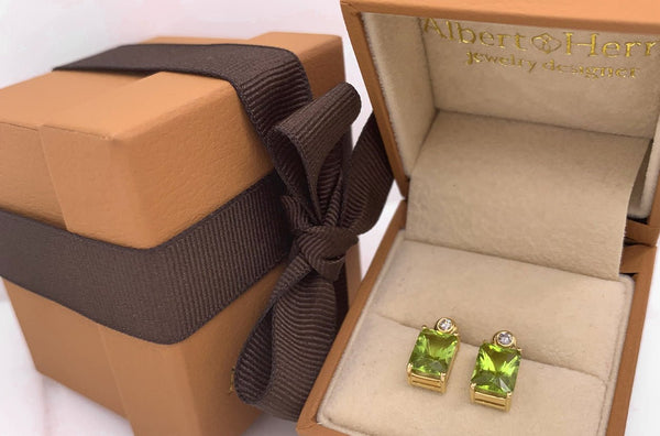 Earrings 18kt Gold Peridot & Diamonds Studs - Albert Hern Fine Jewelry
