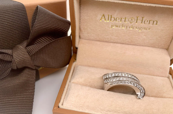 Ring 18kt Gold S with Diamonds - Albert Hern Fine Jewelry