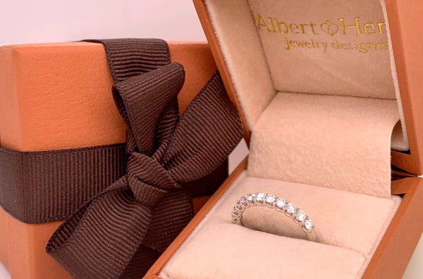 Ring 18kt White Gold Band & 11 Diamonds - Albert Hern Fine Jewelry