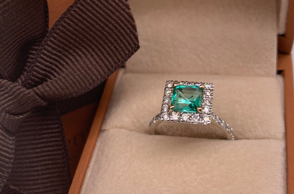 Ring Colombian Square Emerald Extra Quality & Diamonds - Albert Hern Fine Jewelry